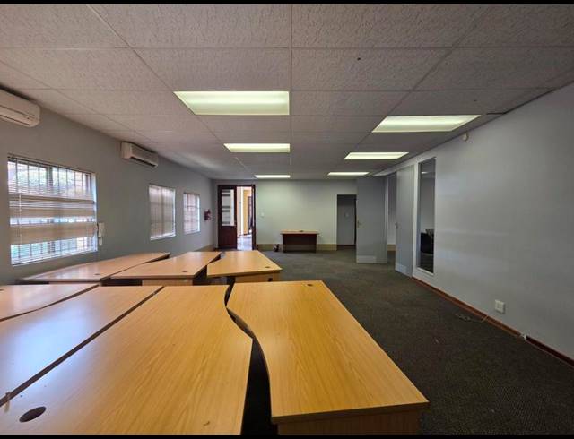 BUSINESS PROPERTY TO RENT IN DIE HOEWES